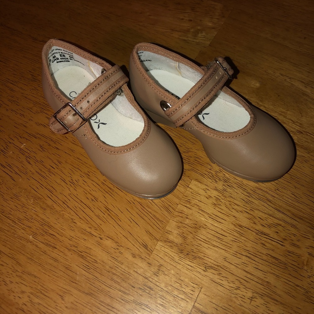 Size 6 Mary Jane tap shoes